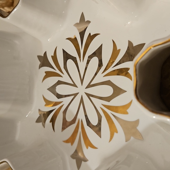 12" Vtg Cindy Crawford Star Shaped White Gilded Serving Dish - Picture 3 of 6